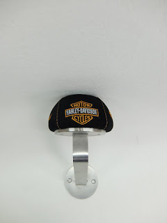 Sturzhelm Wandhalterung