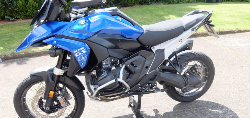 BMW R1300GS Sitzbankneupolsterung mit dem EXPRESS-Service vom Bikepolsterer