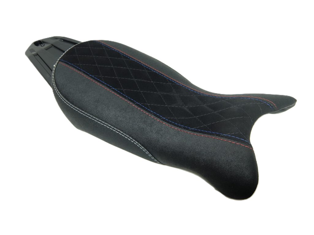 Neupolsterung einer BMW R nineT Urban GS